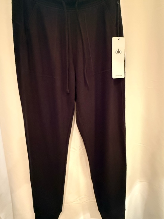 ALO Yoga Pants - ALO Yoga Black Soho Sweatpant
